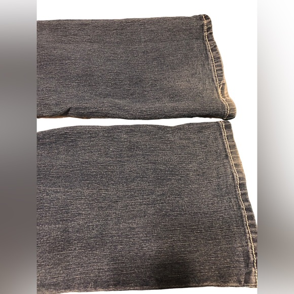 Roz and Ali Jeans - Picture 14 of 14